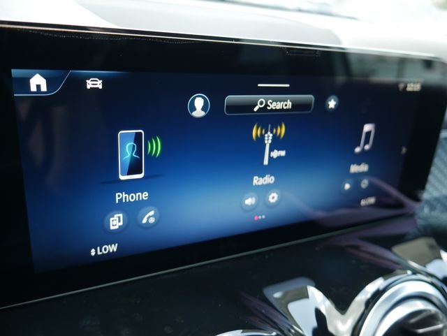 New 2026 Polar White Mercedes-Benz GLB 250 image 12