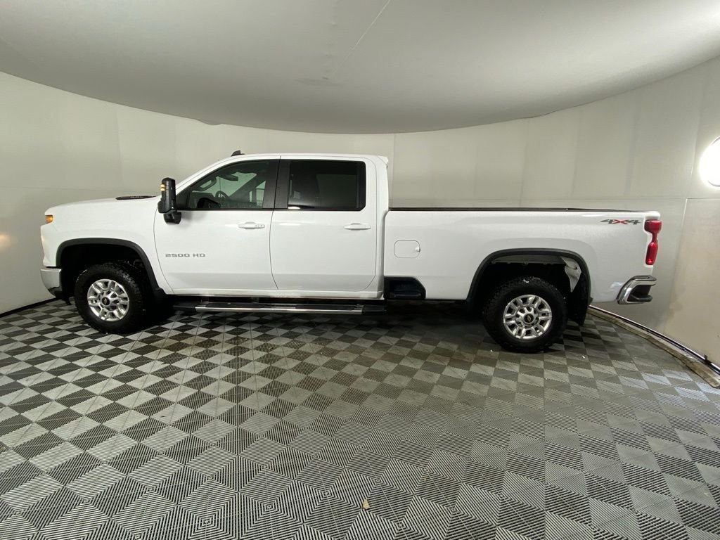 Used 2024 White Chevrolet LT image 9