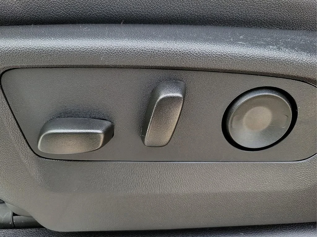 2026 GMC Sierra 1500 SLT - Photo 15