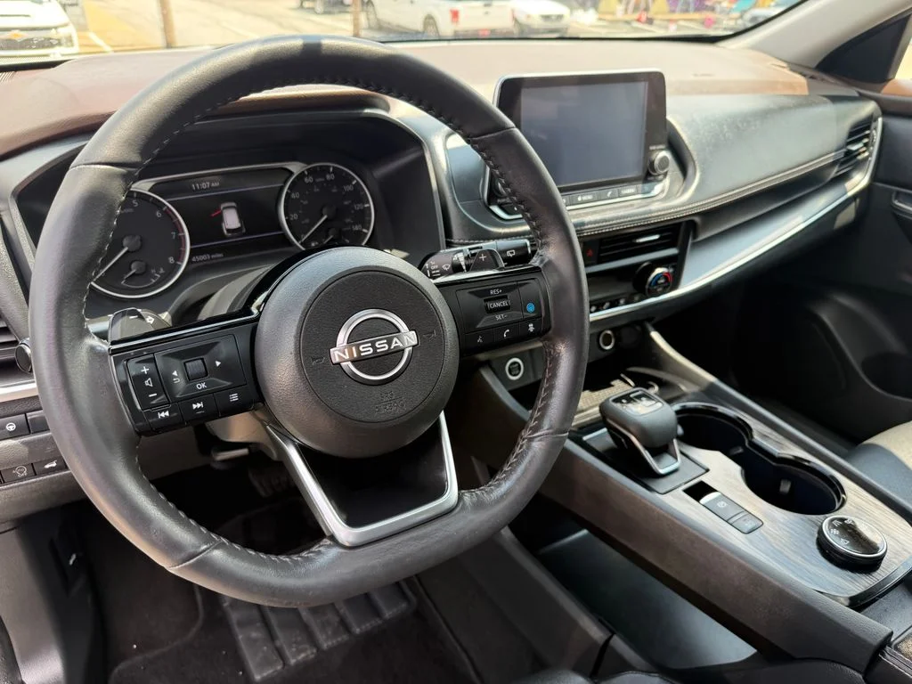 Used 2023 White Nissan SV image 25