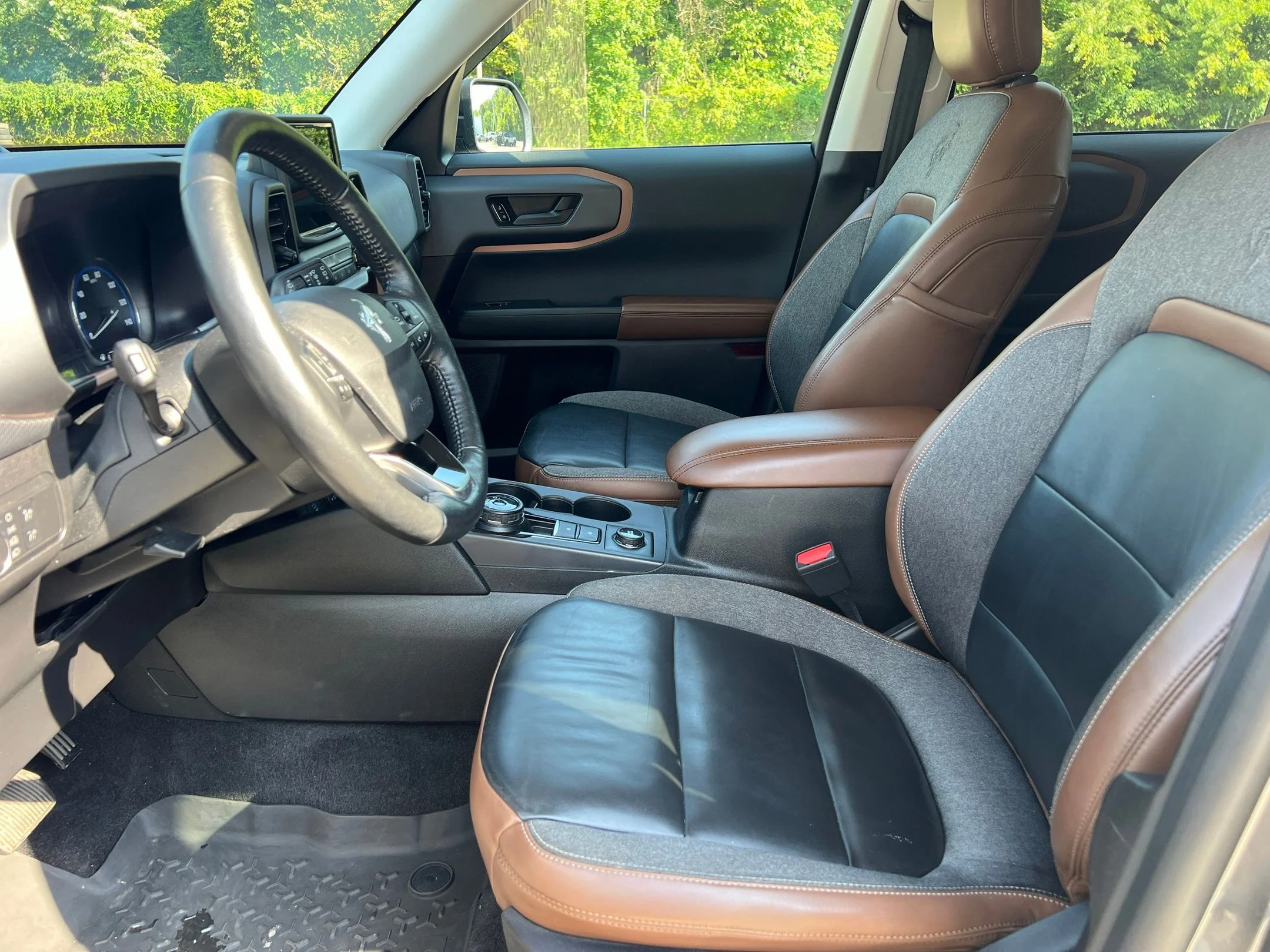 Used 2022 Gray Metallic Ford Outer Banks image 19