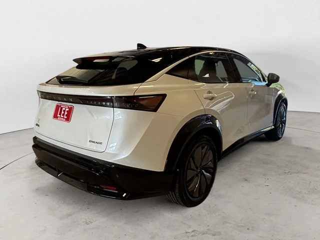 Certified Used 2023 Everest White Pearl Tricoat Black Diamond Pearl Nissan Engage image 5