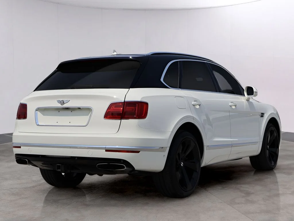 Used 2018 Glacier White Bentley W12 image 7