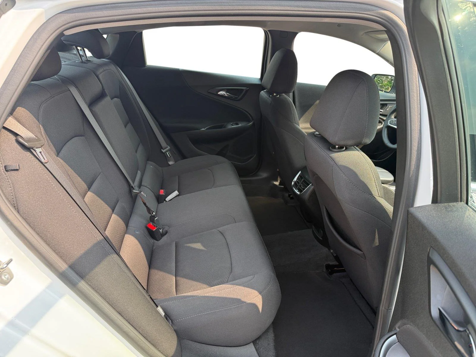 Used 2024 Summit White Chevrolet 1LT image 22