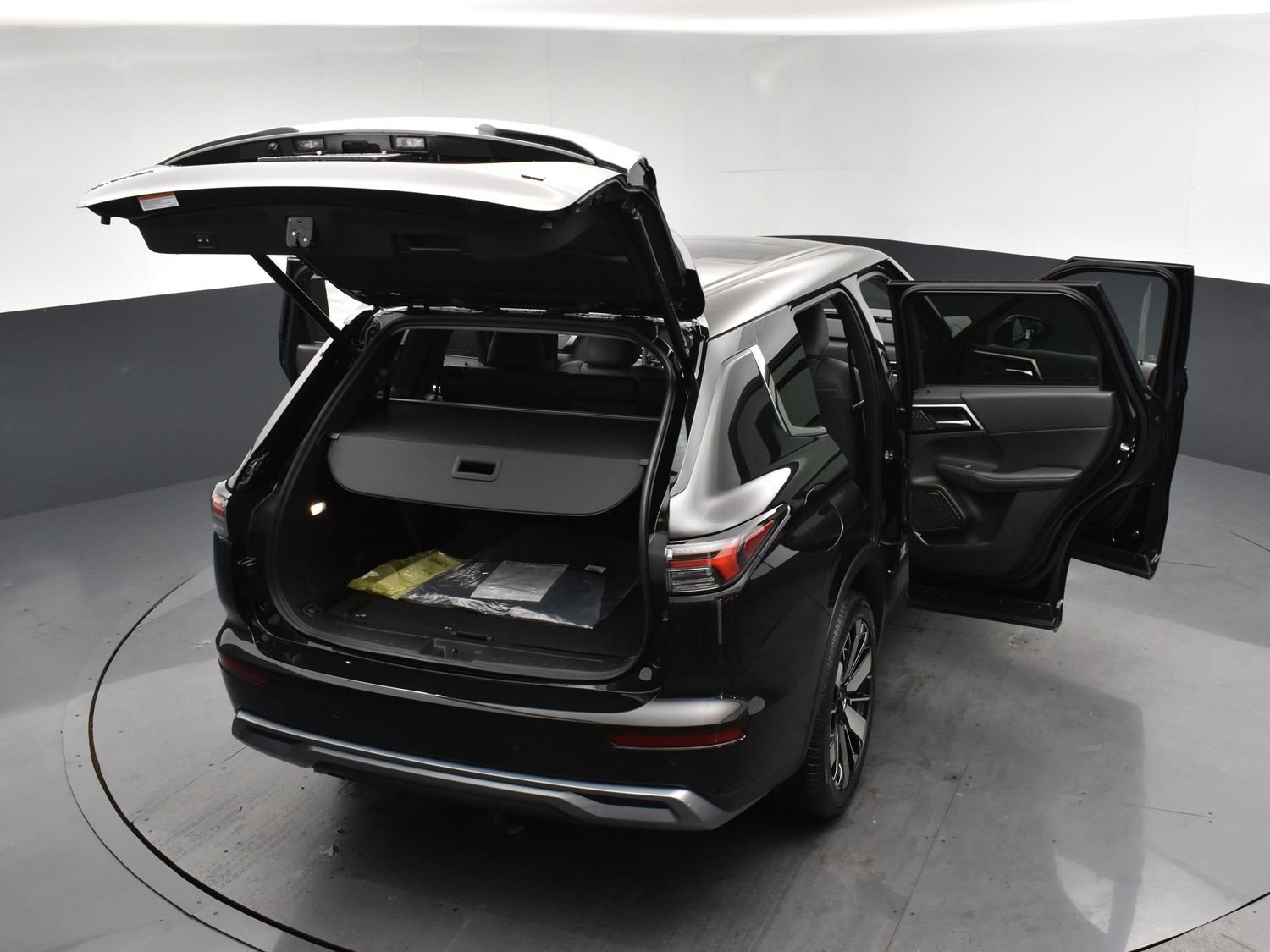 New 2026 Labrador Black Pearl Mitsubishi SE 1.5T S-AWC image 29