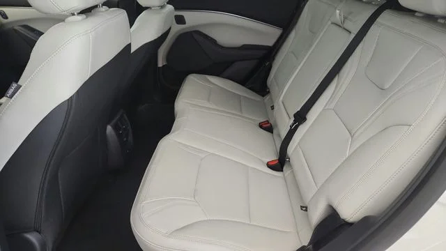 New 2026 Star White Metallic Tri-coat Ford Premium image 23