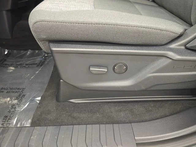 New 2026 Oxford White Ford F-250® XLT image 39
