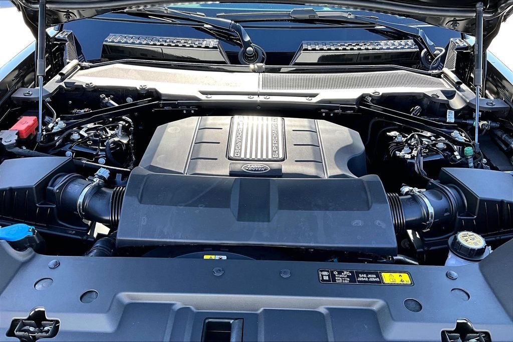 New 2026 SANTORINI BLACK Land Rover X-Dynamic SE image 12