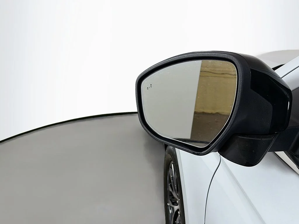 Used 2025 Space Silver Ford Platinum image 33