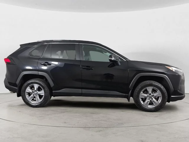 Used 2022 Midnight Black Metallic Toyota XLE image 4