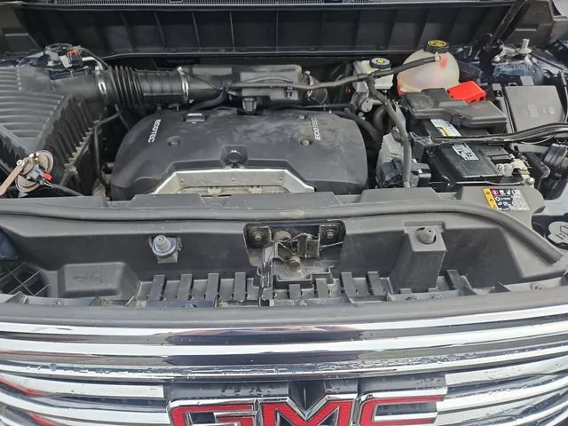 Used 2017 DARK SAPPHIRE BLUE METALLIC GMC SLE image 22