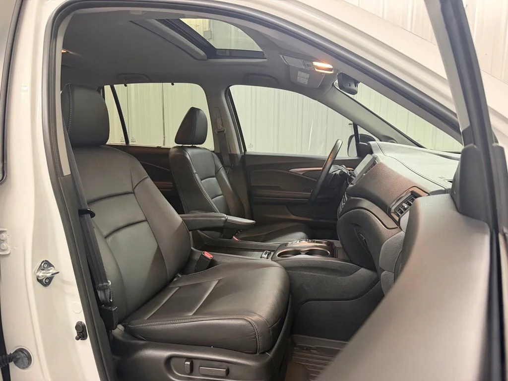 Used 2022 White Honda Special Edition image 50