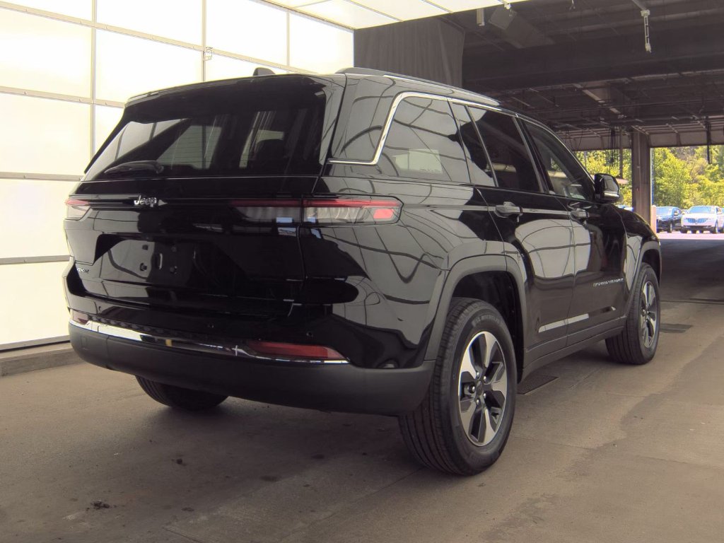 Used 2023 Diamond Black Crystal Pearlcoat Jeep 4xe image 3