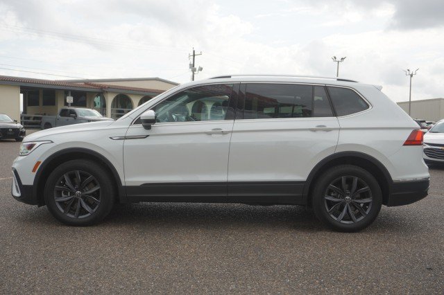 Used 2023 WHITE Volkswagen SE image 11