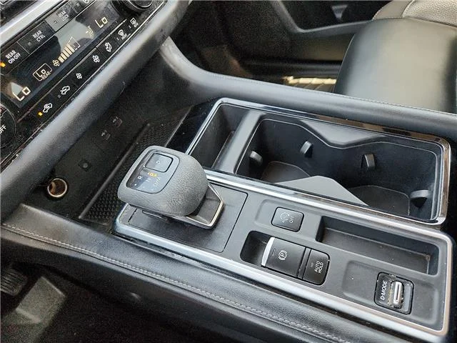 Used 2023 White Nissan SL (A9) Front-Wheel Drive image 20