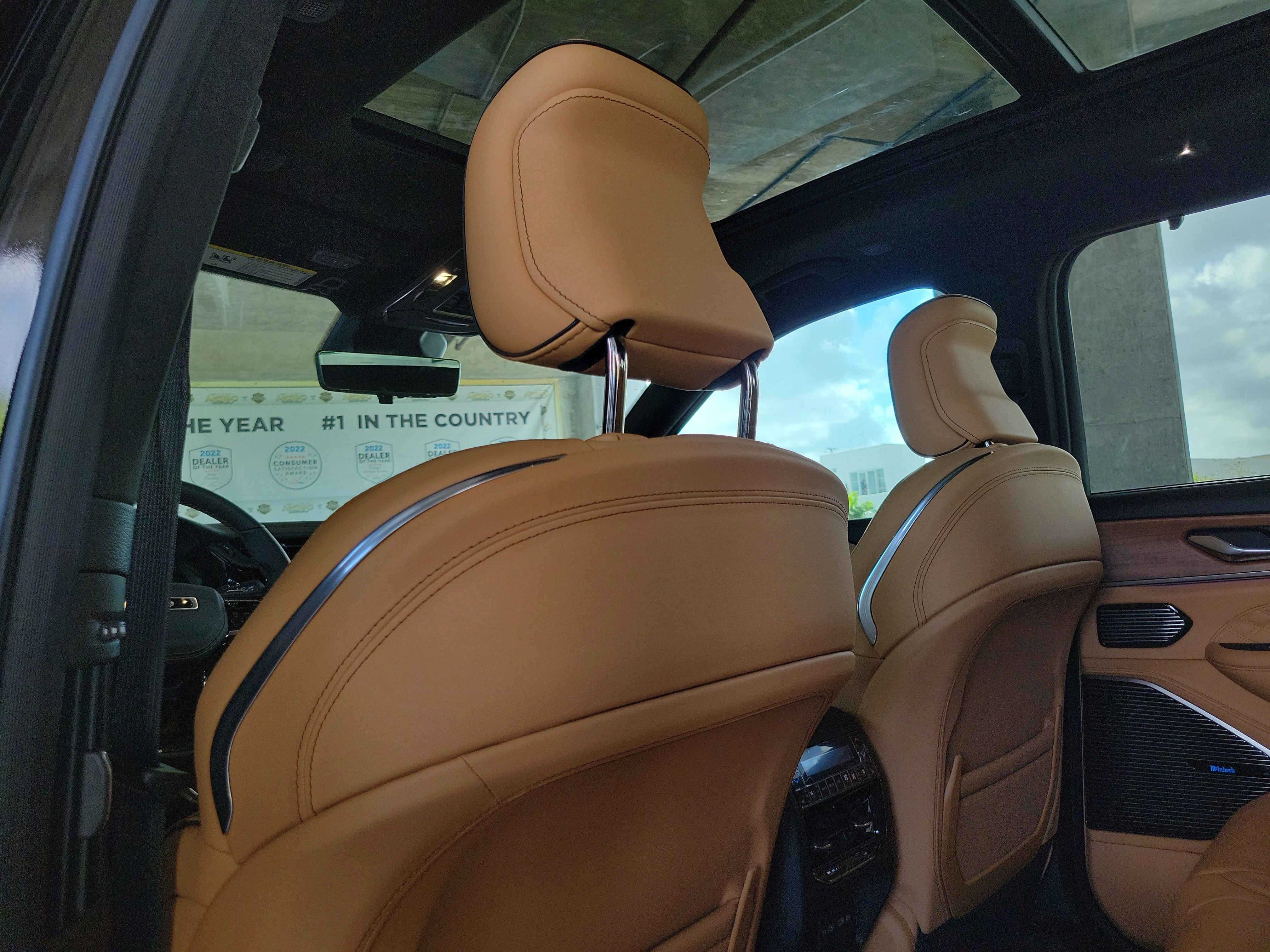 New 2026 Diamond Black Crystal Pearl-Coat Exterior Paint Jeep Summit image 8
