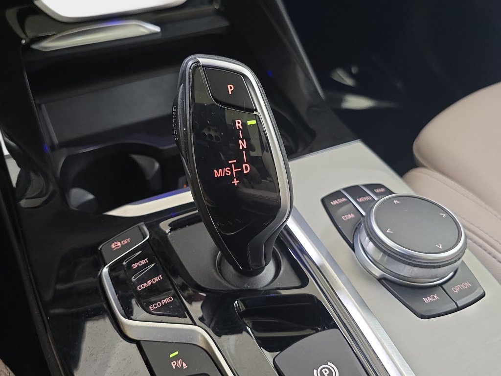 Used 2019 Alpine White BMW xDrive30i image 26