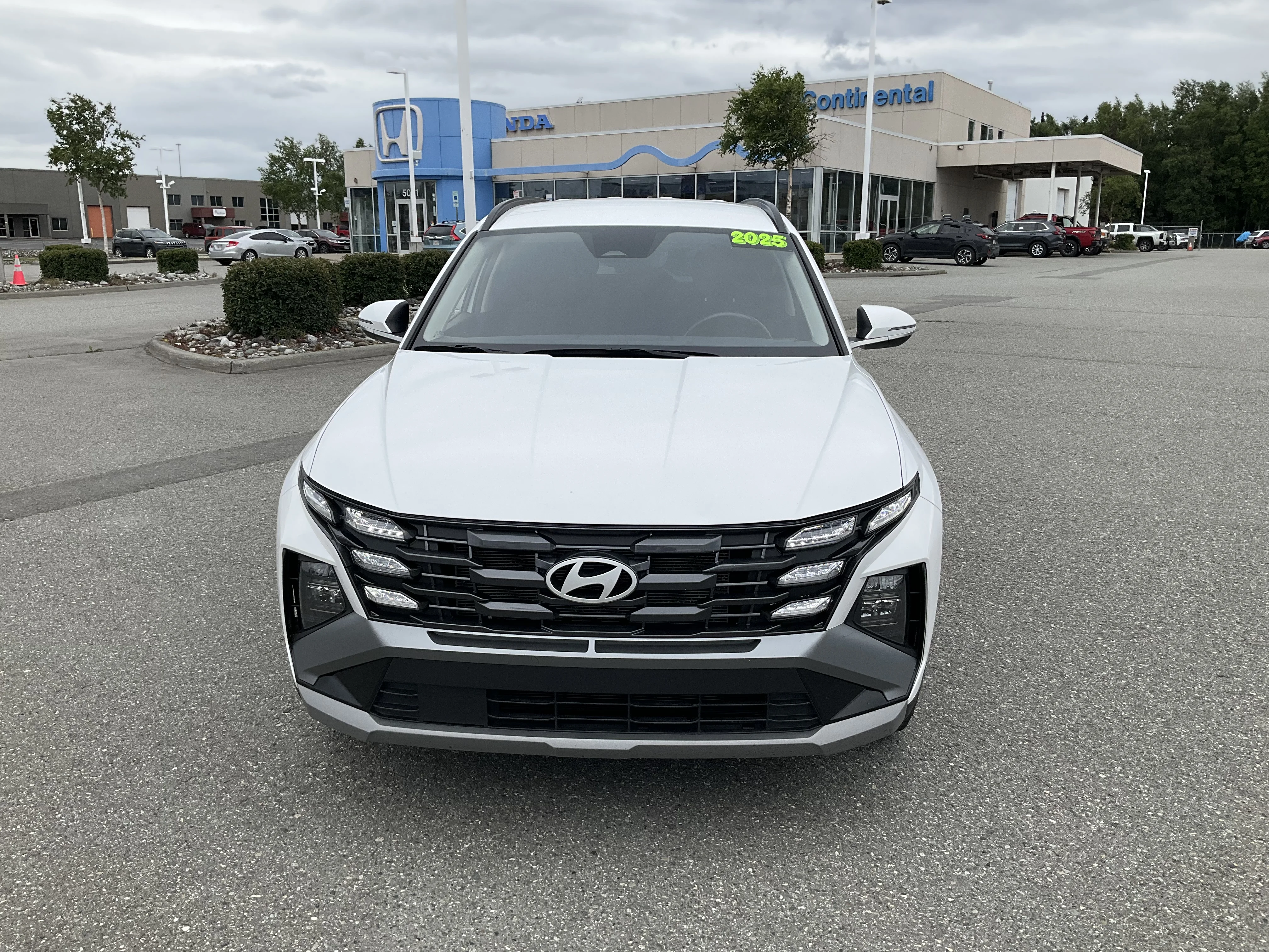 Used 2025 White Hyundai Preferred image 2