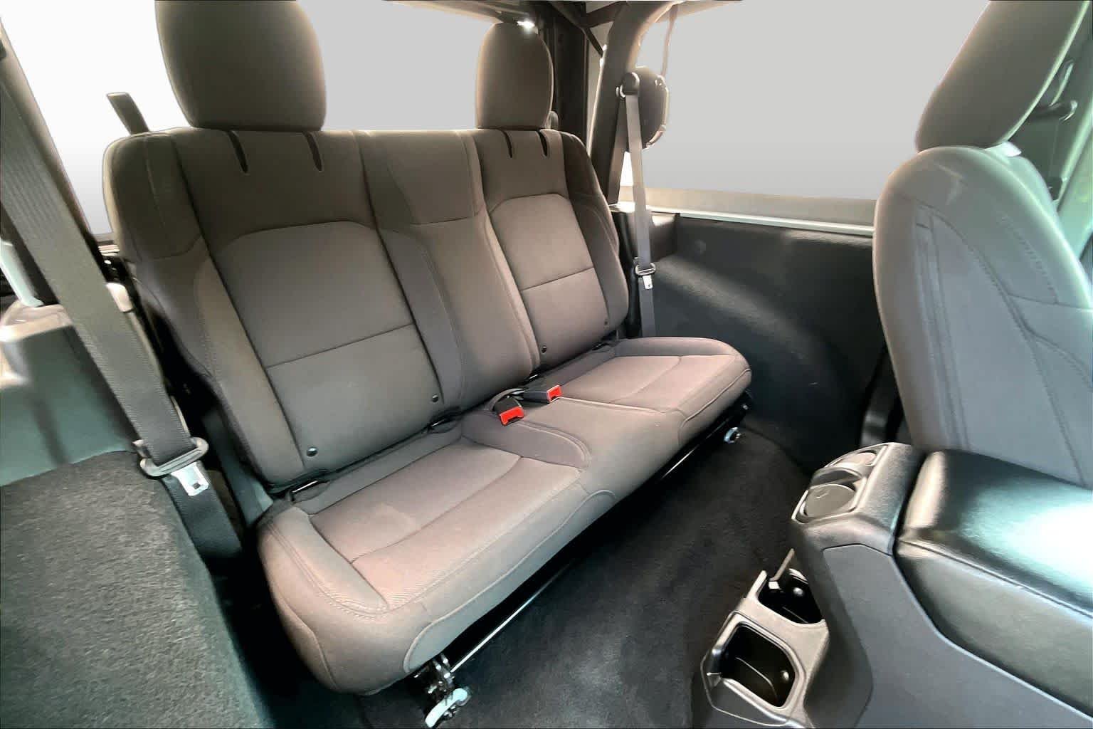 Used 2023 Earl Clearcoat Jeep Sport S image 20