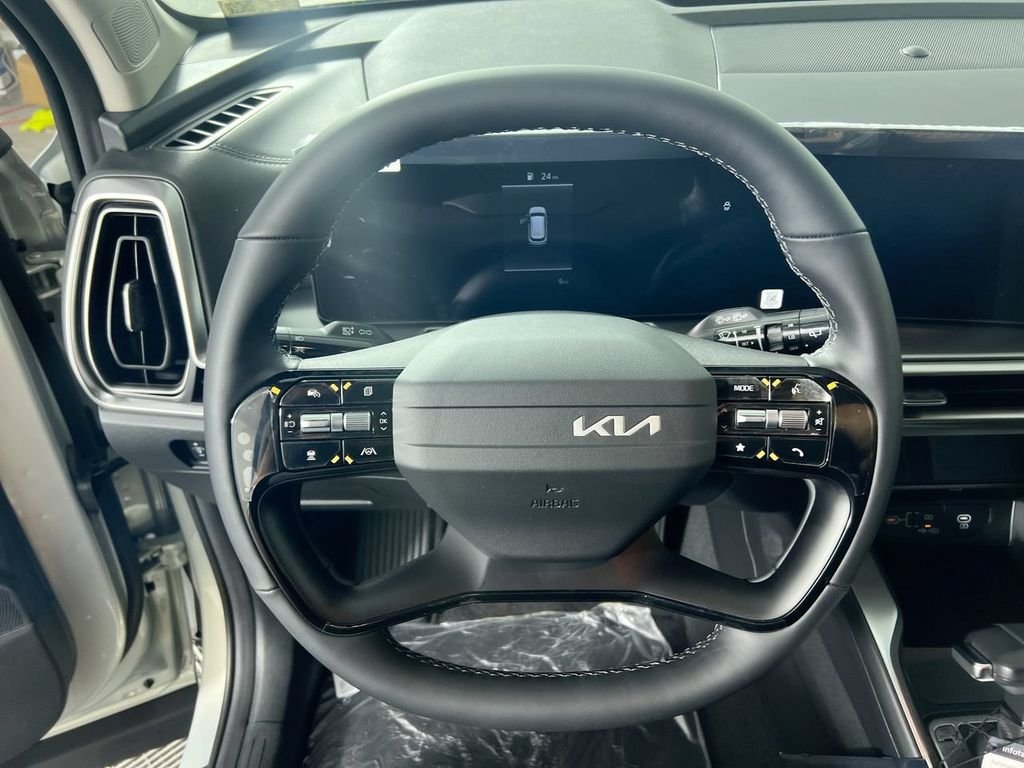 2026 Kia Sorento LX - Photo 16