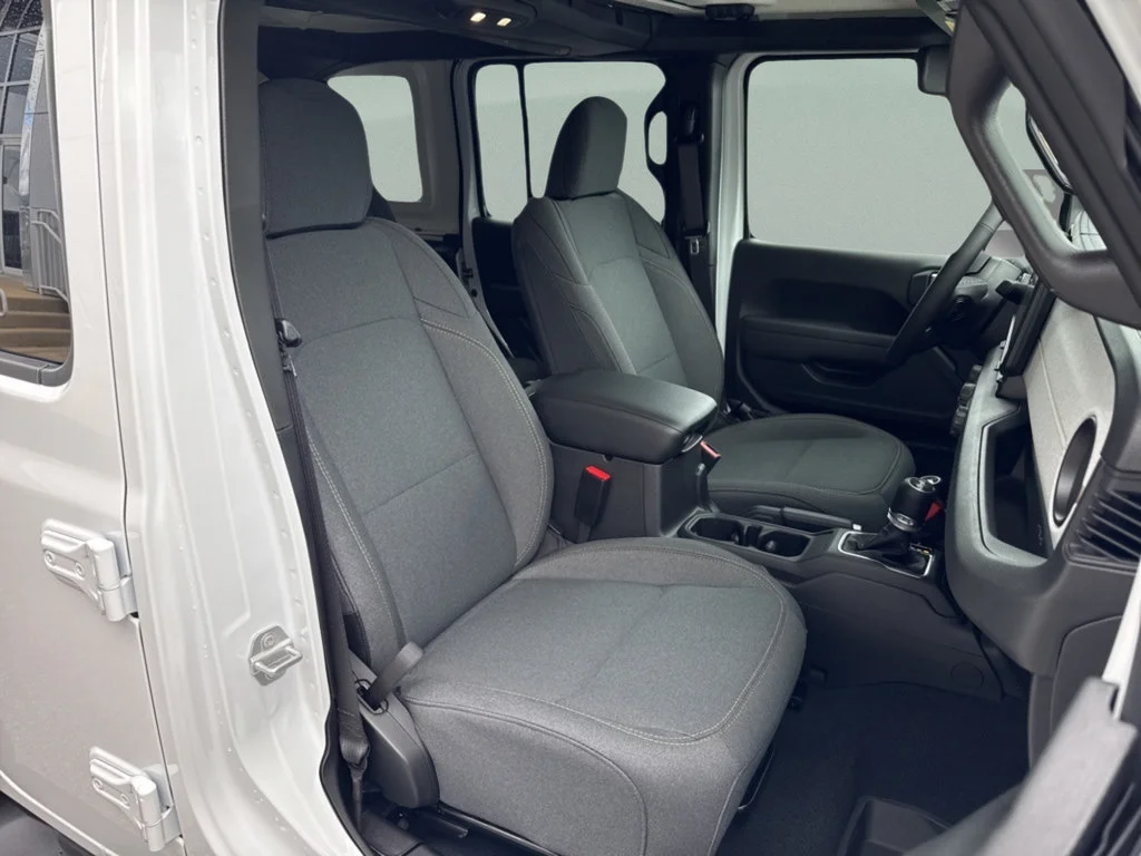 New 2026 Bright White Clear-Coat Exterior Paint Jeep Sport S image 35