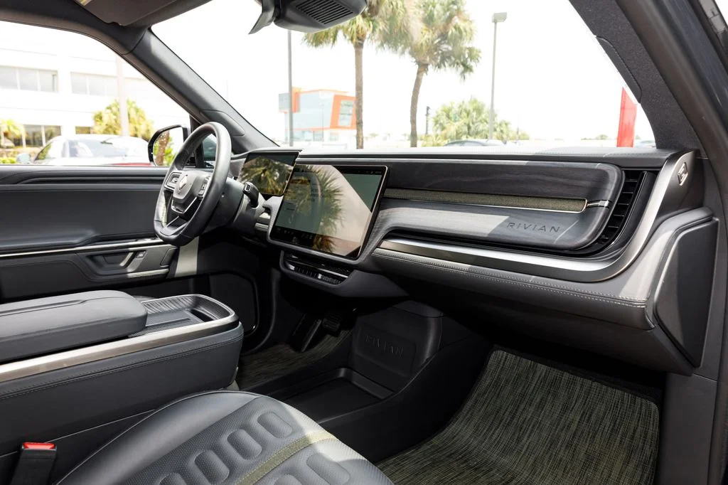 Used 2025  Rivian Adventure Dual Motor Large Pack image 24