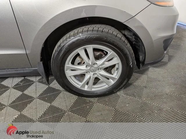 Used 2011 Gray Hyundai SE image 41