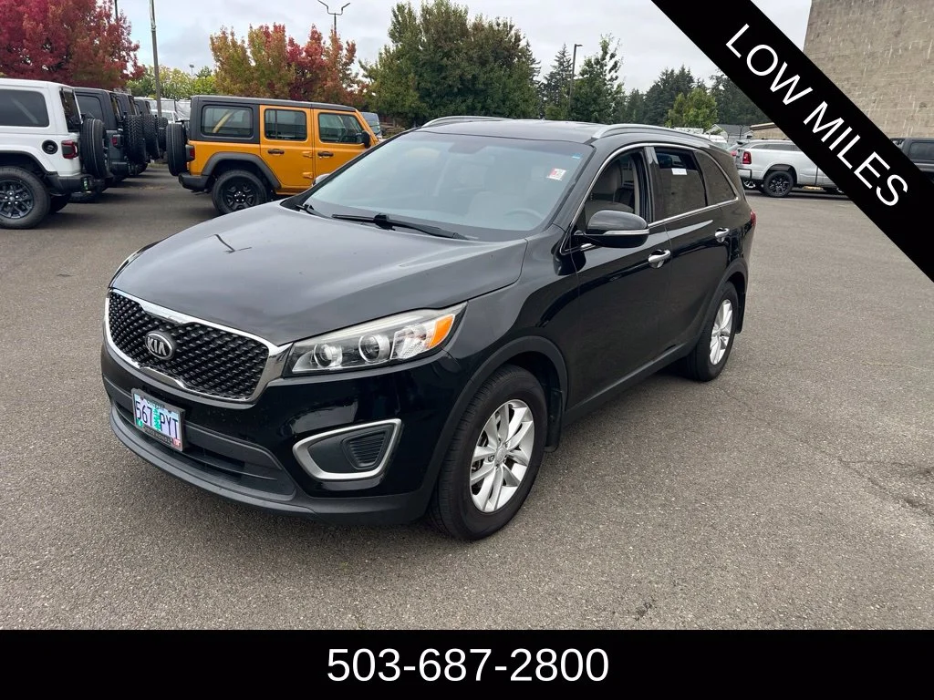 Used 2016 Black Kia LX image 1