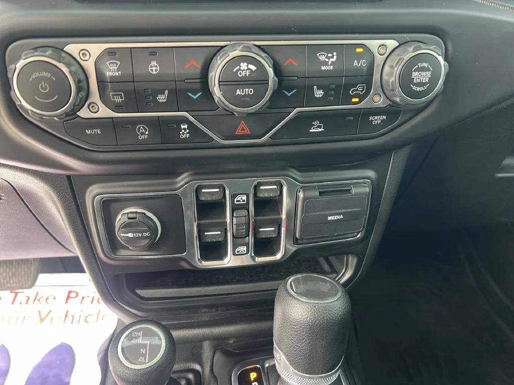 Used 2023 Black Jeep Sport S image 11