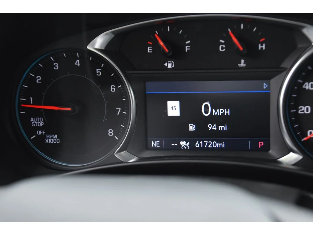 Used 2022 Iridescent Pearl Tricoat Chevrolet Premier image 18