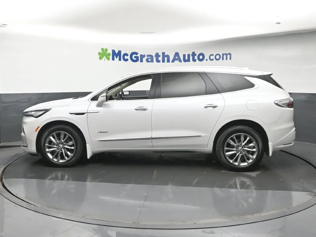 Used 2023 White Buick Avenir image 26