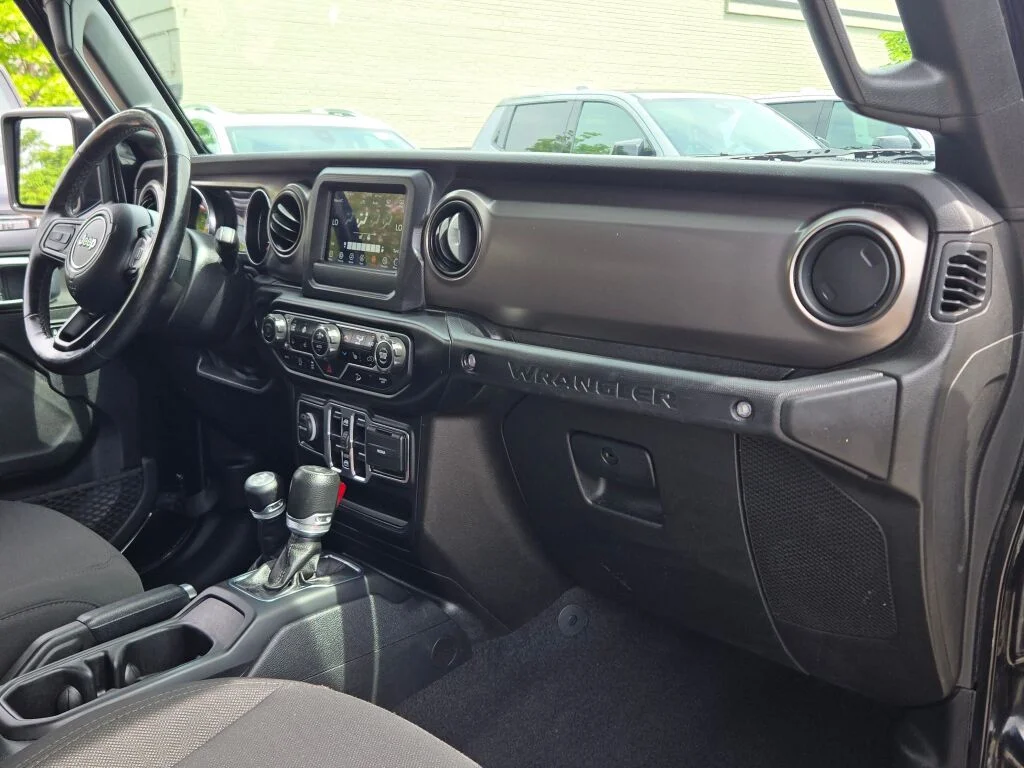 Used 2020 Black Jeep Unlimited Sport image 8