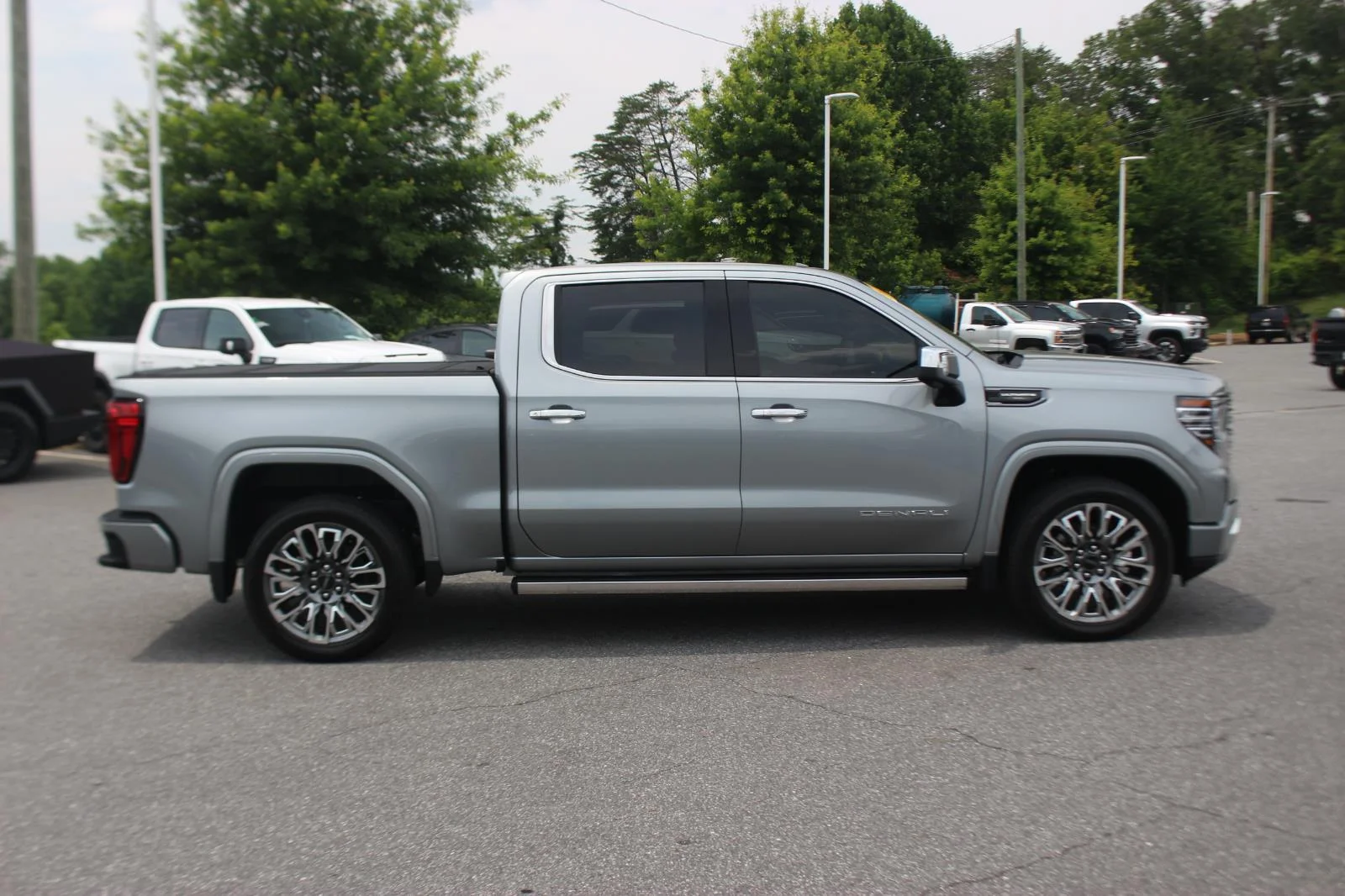 Used 2025 Sterling Metallic GMC Denali Ultimate image 8