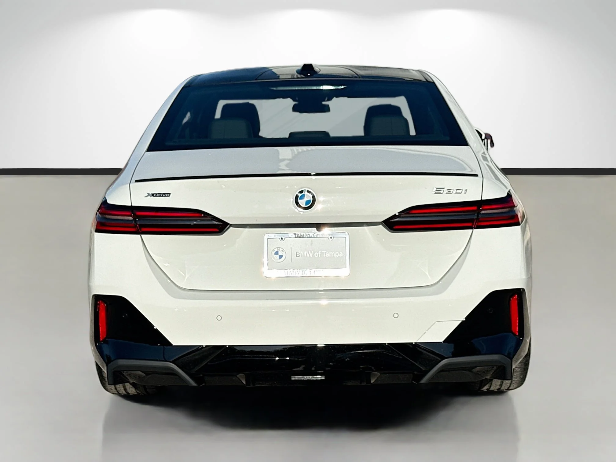 New 2027 Alpine White BMW 530i xDrive image 4