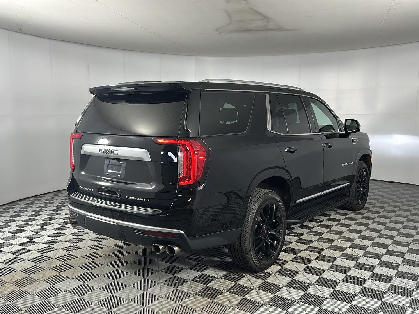 Used 2022 Onyx Black GMC Denali image 31