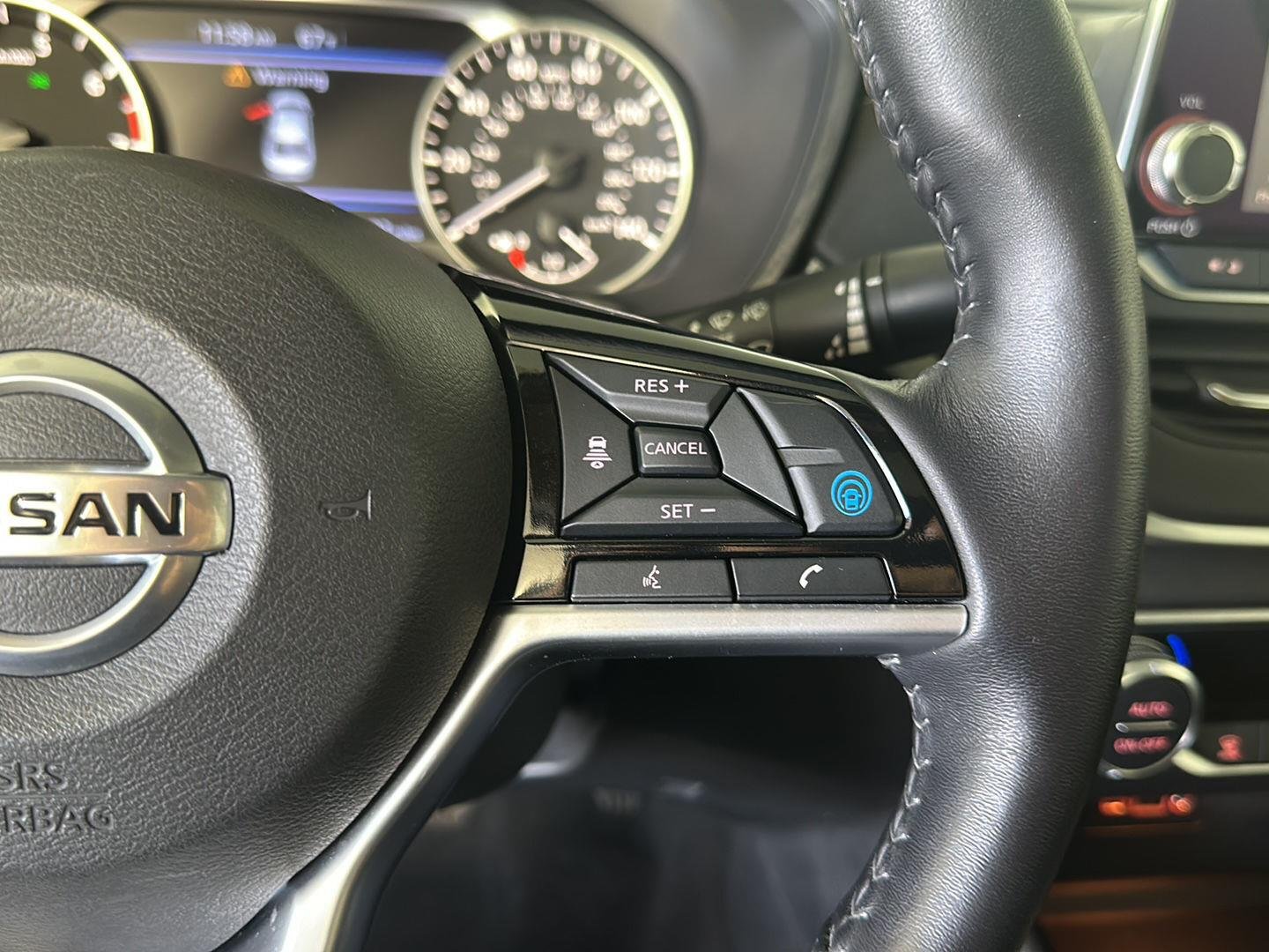 Used 2020 Super Black Nissan 2.5 SV image 13