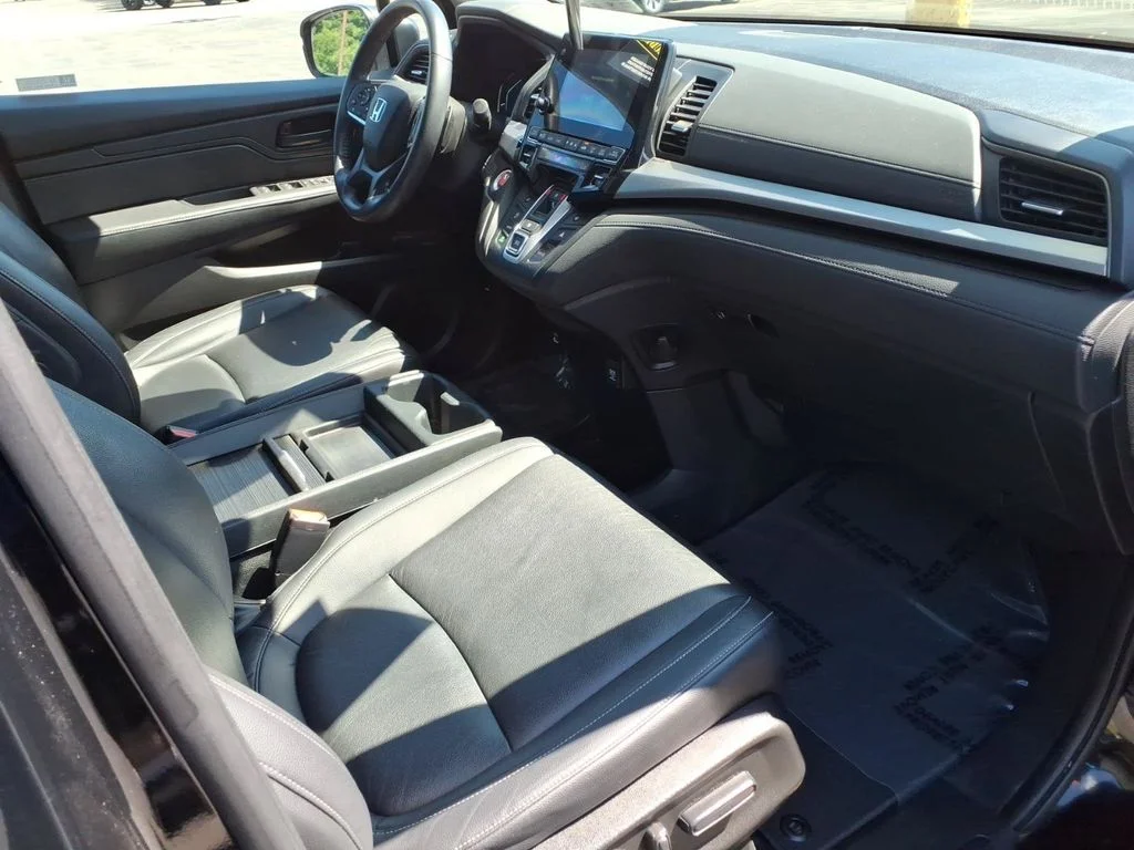 Used 2023 Black Honda EX-L image 30