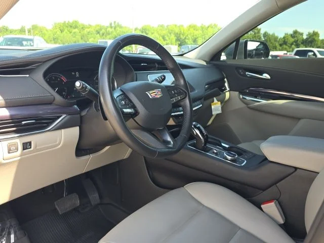 Used 2023 Silver Cadillac Luxury image 23