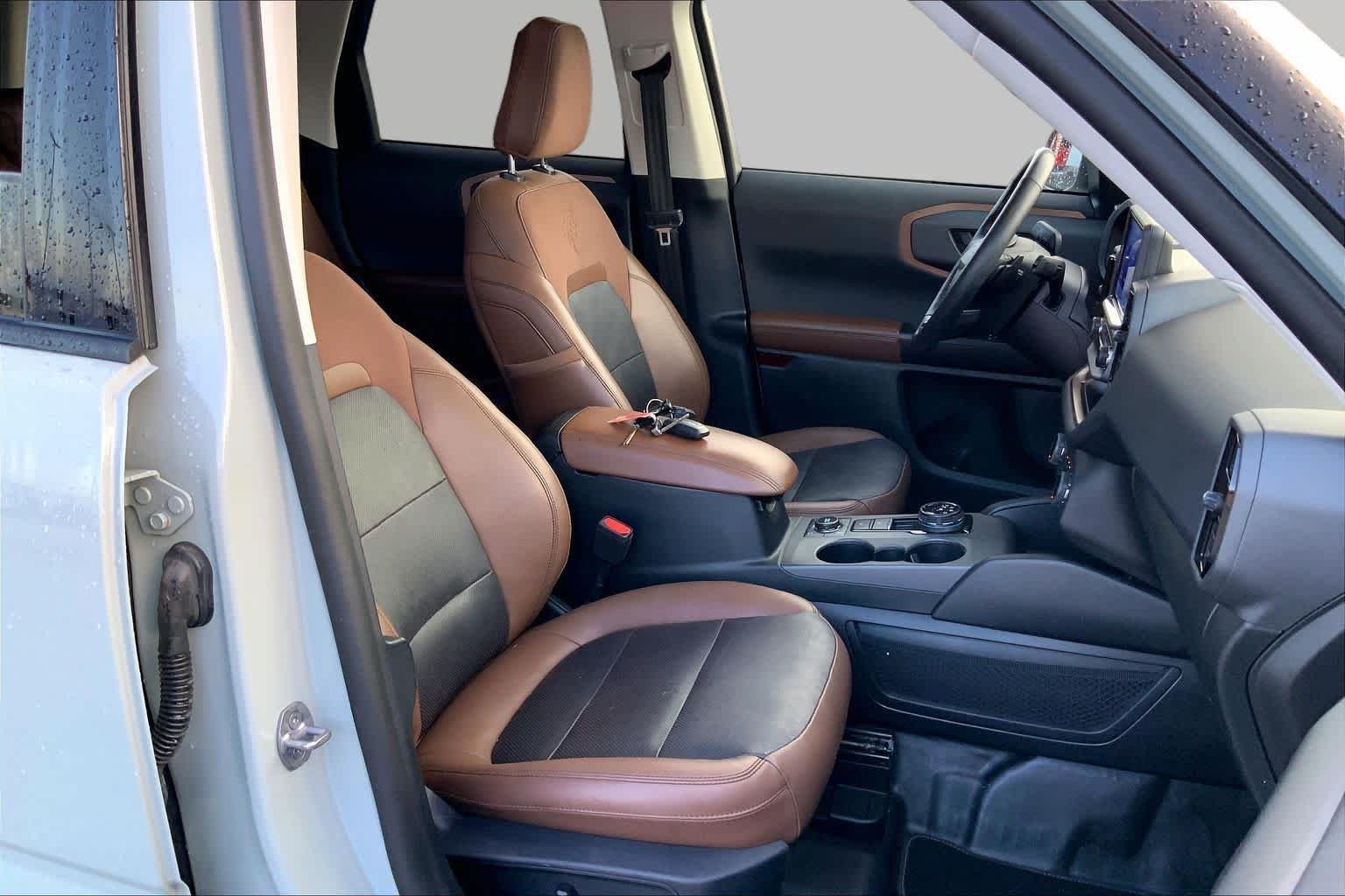 Used 2022 Cactus Grey Ford Badlands image 9