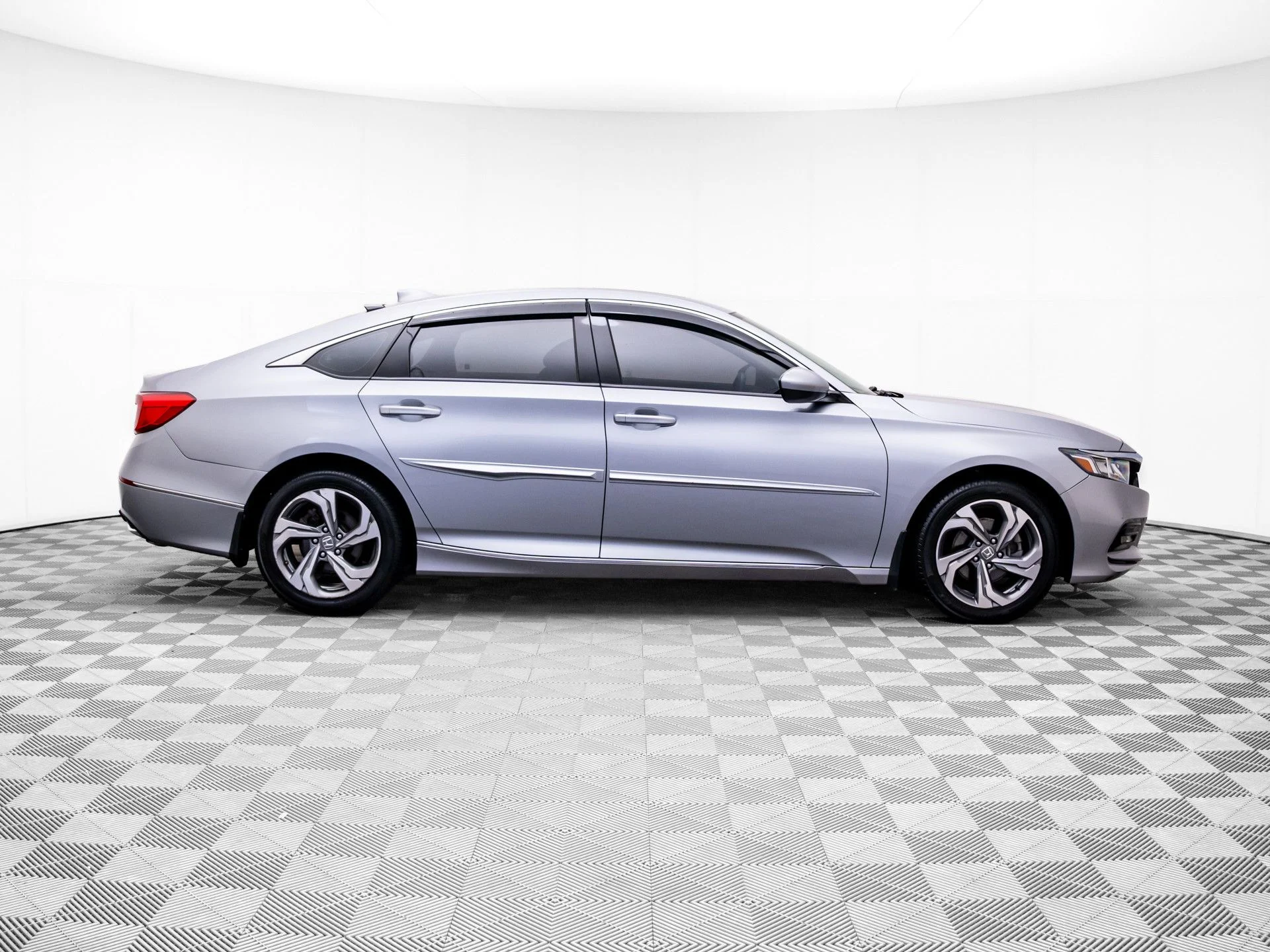 Used 2018  Honda EX image 7