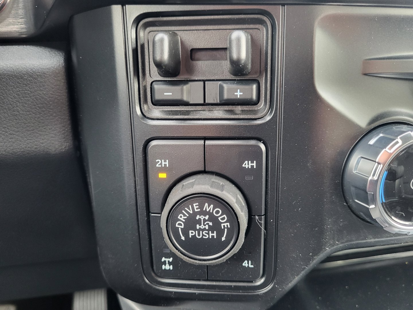 2026 Ford F-350 Super Duty Lariat - Photo 18