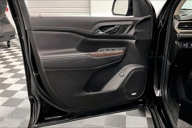 Used 2023 Ebony Twilight Metallic GMC Denali image 20