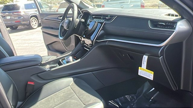 2025 Jeep Grand Cherokee Altitude - Photo 11