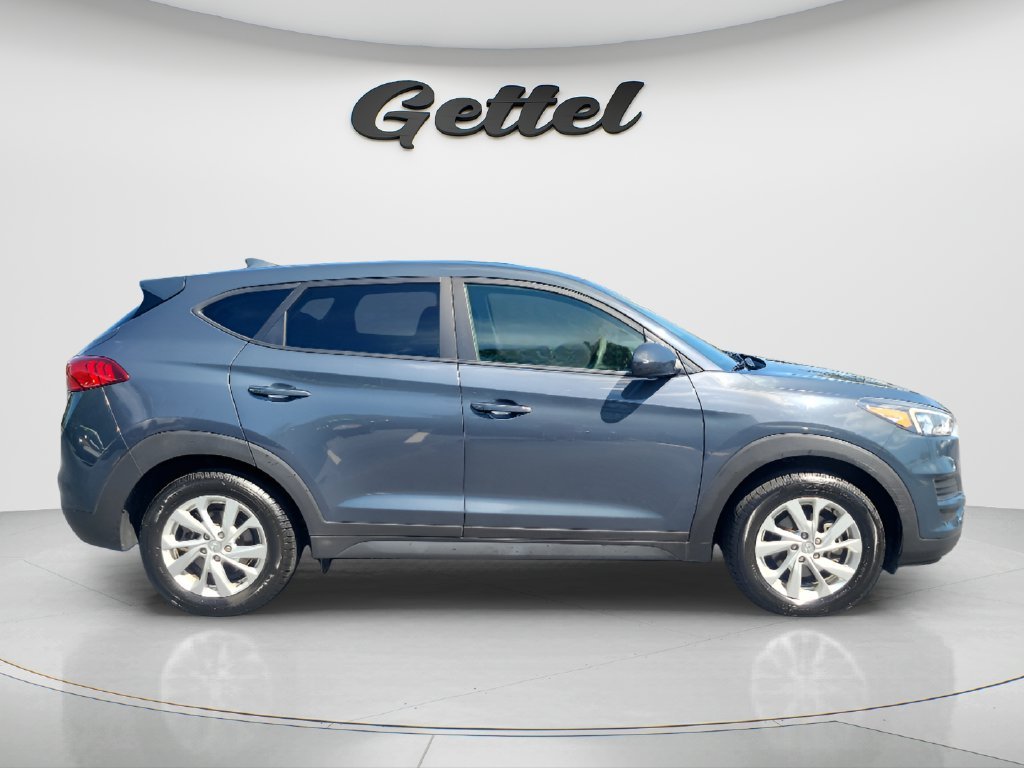 Used 2019 Blue Hyundai SE image 3