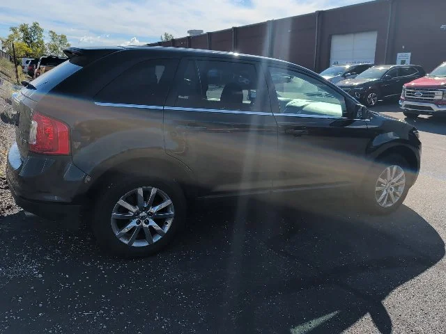 Used 2014 Tuxedo Black Metallic Ford Limited image 12