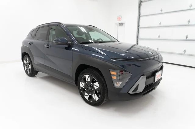 Used 2025 Denim Blue Hyundai SEL Convenience image 2