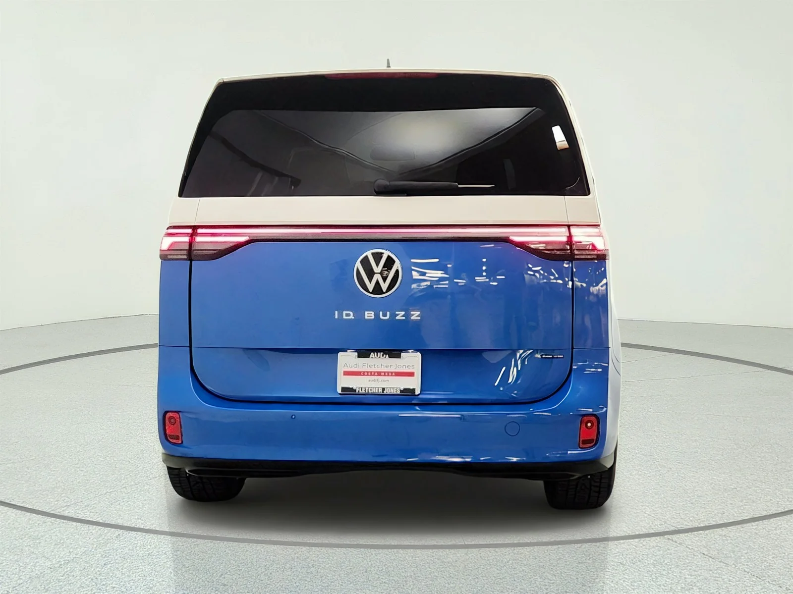 Used 2025 Cabana Blue Volkswagen 1st Edition 4MOTION w/Two-Tone image 6