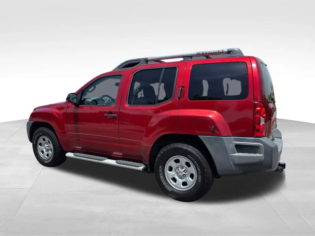 Used 2015 Red Nissan X image 34