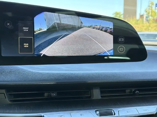 Used 2025 Black Lucid Touring image 19