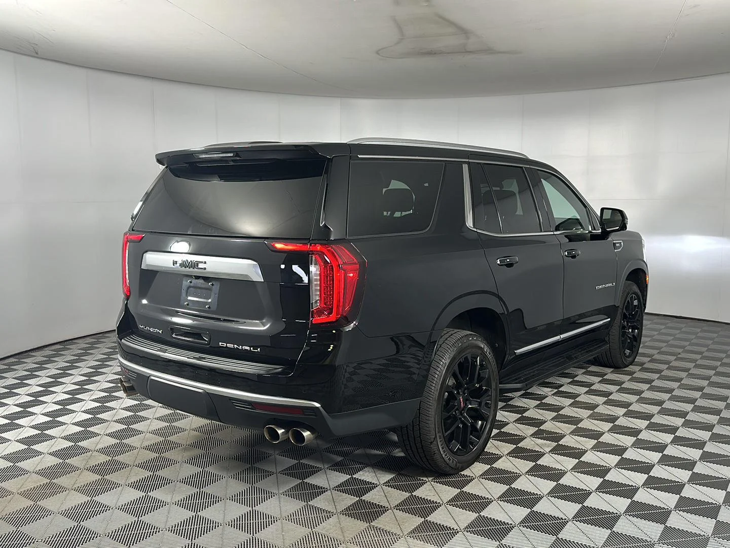 Used 2022 Onyx Black GMC Denali image 31